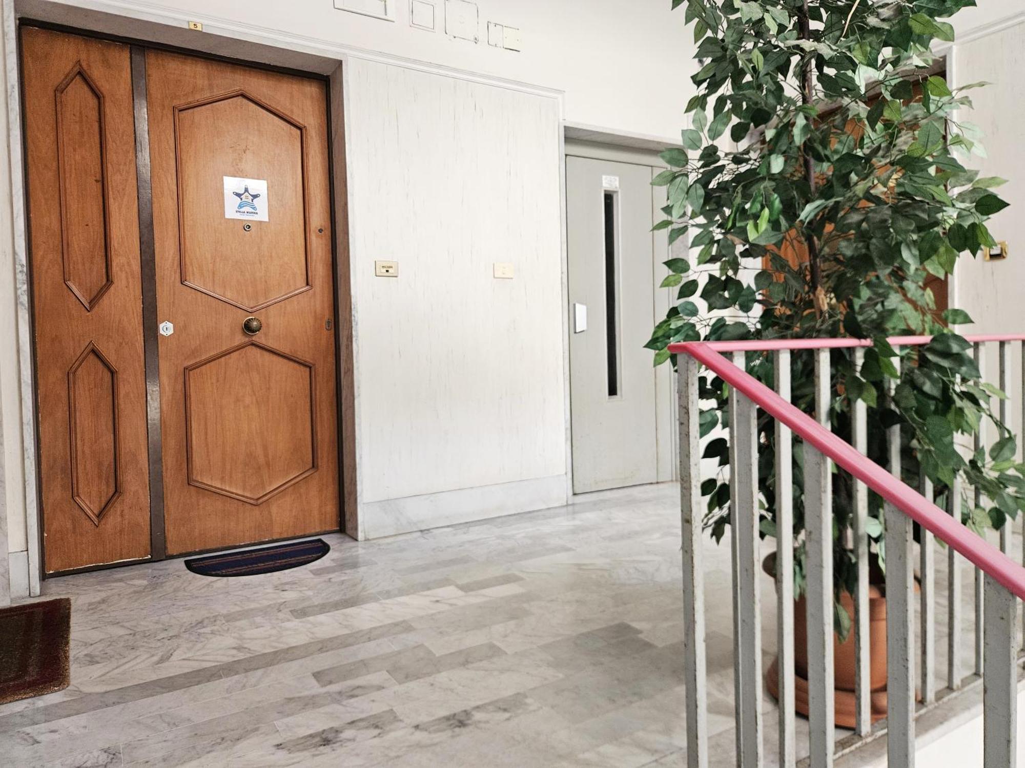 Stella Marina Apartment Salerno Bagian luar foto
