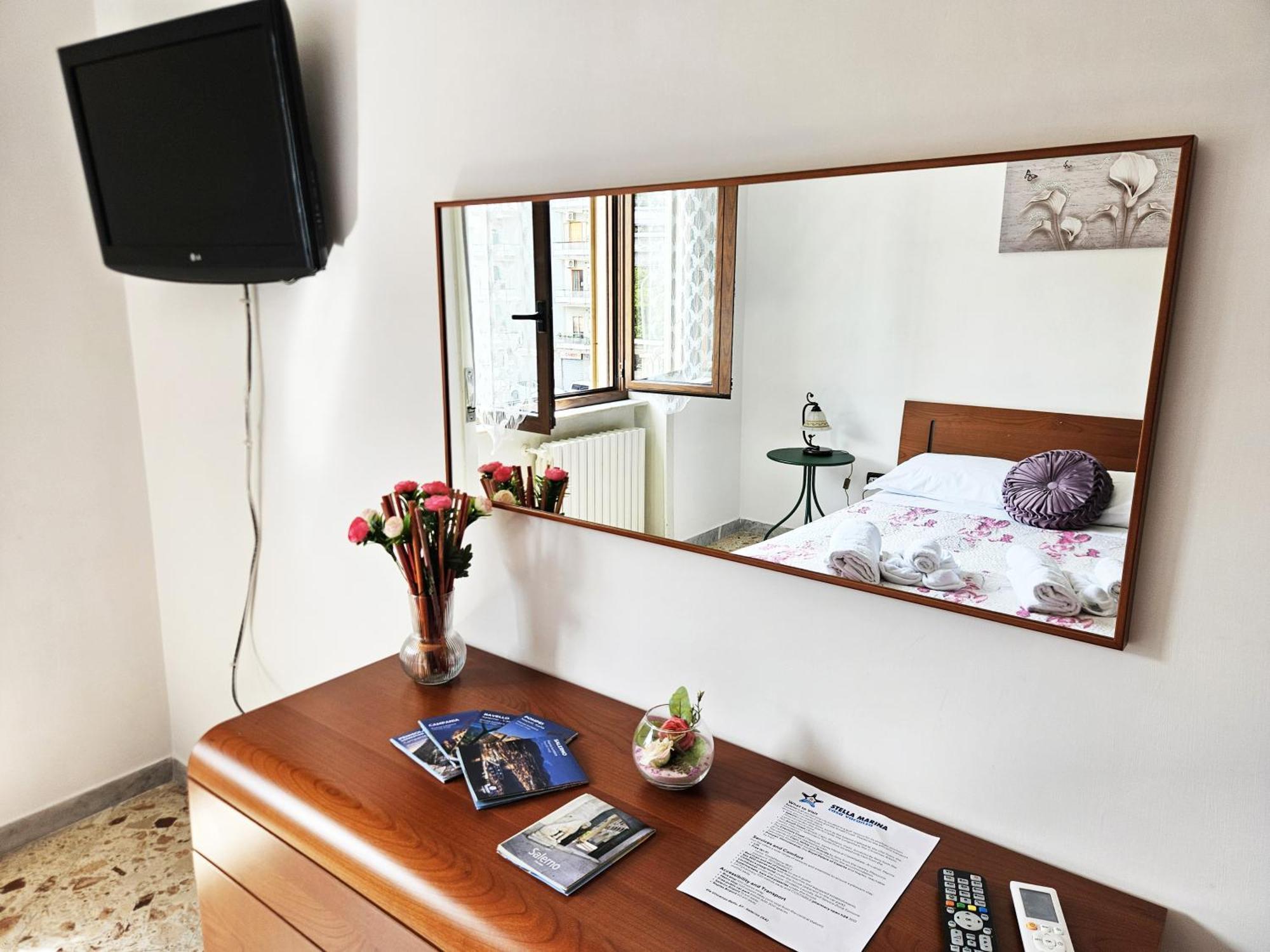 Stella Marina Apartment Salerno Bagian luar foto